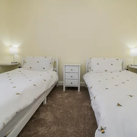 Number 33 * Scarborough